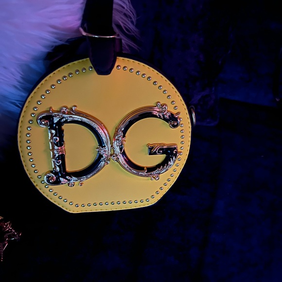 Purses - Picture 4 of 5